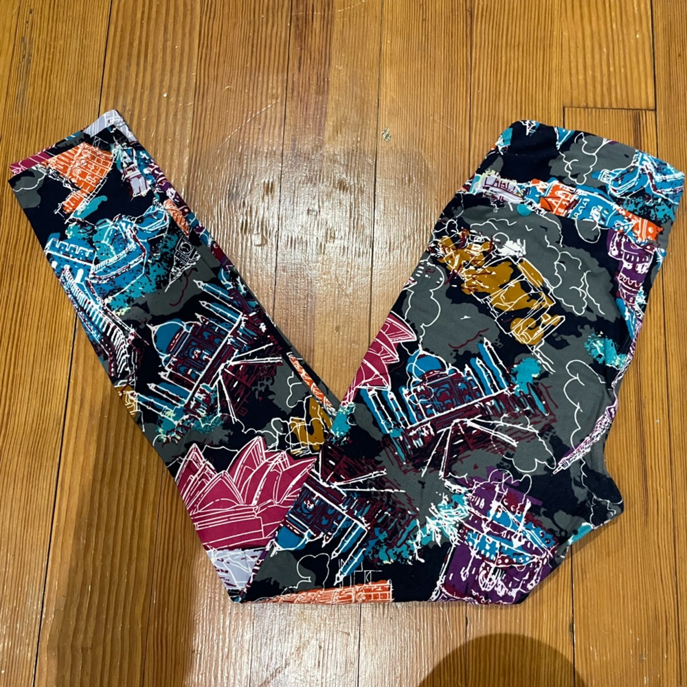 LulaRoe Leggings - International Monuments Print